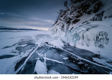 The Frozen Lake Torneträsk In Swedish Lapland. Beautiful Ice Forms Create An Amazing Sight.
