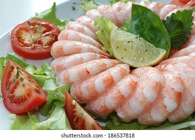 Frozen Shrimp Ring With Salad