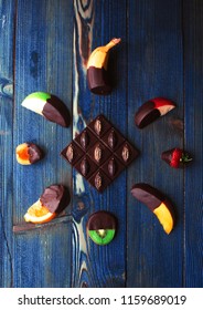Fruets and chocolate
