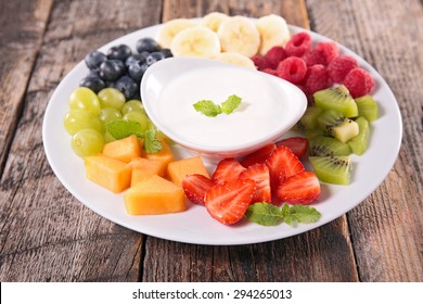 Fruits And Yogurt Dip