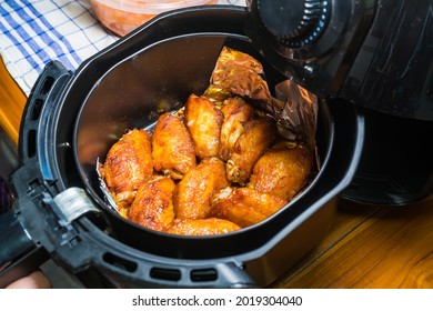 Frying BBQ Chicken Wings In A Hot Air Fryer.