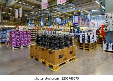 Frying Pans In The Cookware Section Of A Store Shelf. Illustrative Editorial. February 2, 2022 Balti Moldova