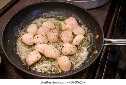 Frying scallops