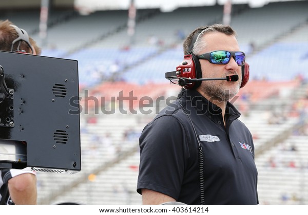 Ft. Worth, TX - Apr 08, 2016: Tony\
Stewart (14) waits on pit road to qualify for the Duck Commander\
500 at the Texas Motor Speedway in Ft. Worth,\
TX.\
\
\

