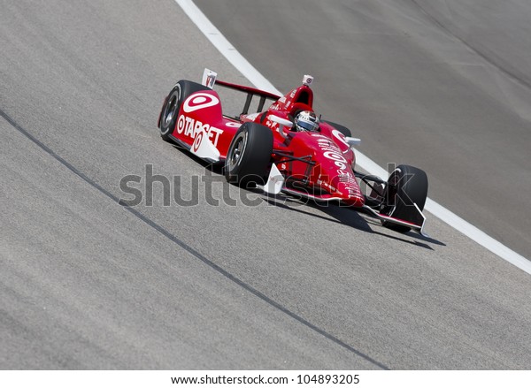 Ft WORTH, TX - JUN 08:  Scott Dixon (9)\
prepares to qualify for the Firestone 550 race at the Texas Motor\
Speedway in Fort Worth, TX on June 08,\
2012.