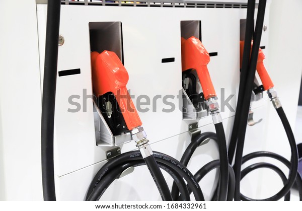 fuel\
dispenser or nozzle for oil to car /refill oil\
fuel.