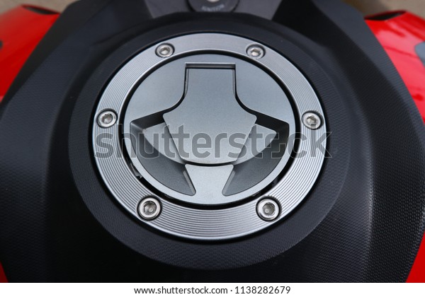 Fuel tank cap and power\
steering