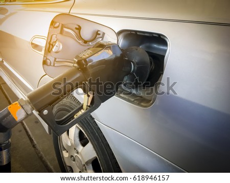 Fuel tank fillup / Selective focus