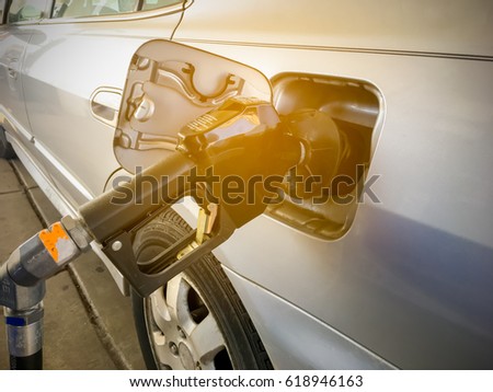 Fuel tank fillup / Selective focus