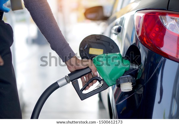 Fueling the car Oil\
pump