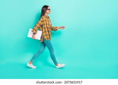 Full Body Profile Photo Of Ceo Mature Brunette Lady Go With Laptop Wear Eyesight Shirt Jeans Sneakers Isolated On Teal Background