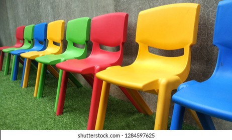 kids plastic lawn chair