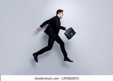 31,204 Man suit jumping Images, Stock Photos & Vectors | Shutterstock