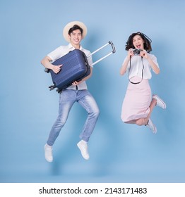 Full Length Image Of Young Asian Couple Travel, Summer Vacation