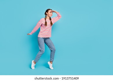 女の子 全身 の画像 写真素材 ベクター画像 Shutterstock