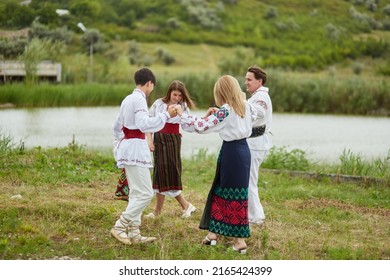 3,484 Romanian People In Traditional Costumes Images, Stock Photos ...