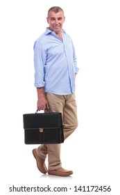 4,615 Old man carrying bags Images, Stock Photos & Vectors | Shutterstock