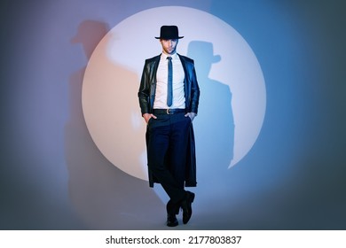 9,376 Spy pose Stock Photos, Images & Photography | Shutterstock