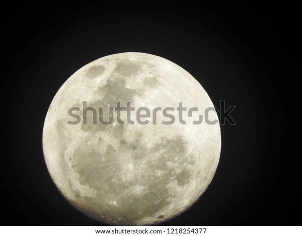Full Moon - Clear\
Night