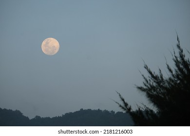 Full Moon During Daylight, Super Moon During Summer