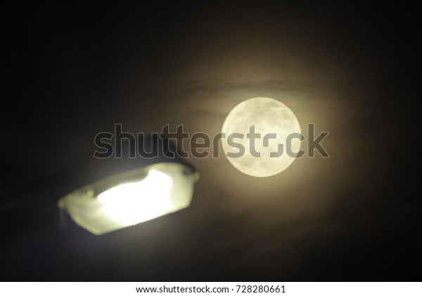 FULL MOON with\
lamp