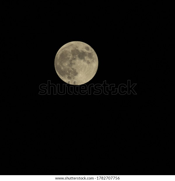 Full moon in the night sky, Great super moon in sky\
during the dark night