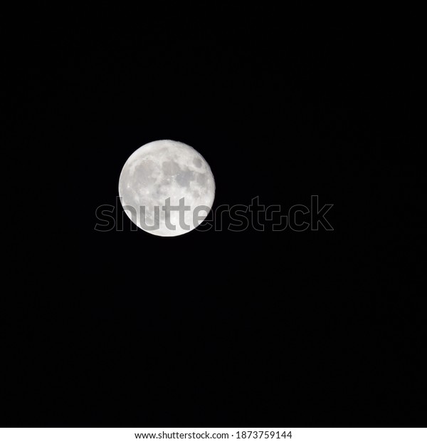 Full moon in the night sky, Great super moon in sky\
during dark night
