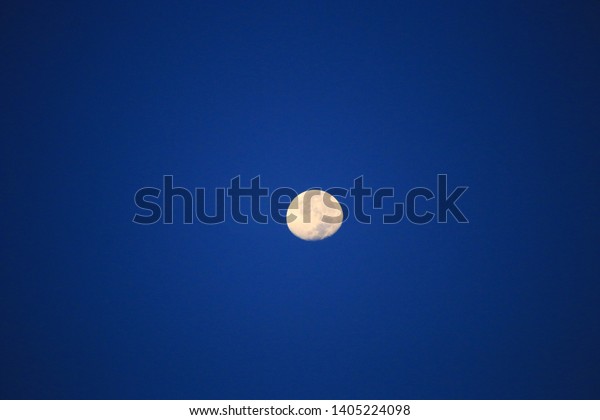 full moon\
in the night sky of the month of\
Ramadan