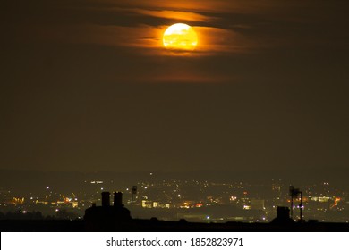 713 Full moon uk Images, Stock Photos & Vectors | Shutterstock