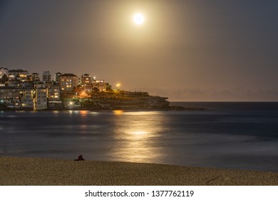 The Full Moon rising at Bondi Beach