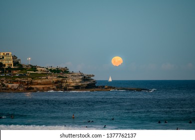 The Full Moon rising at Bondi Beach