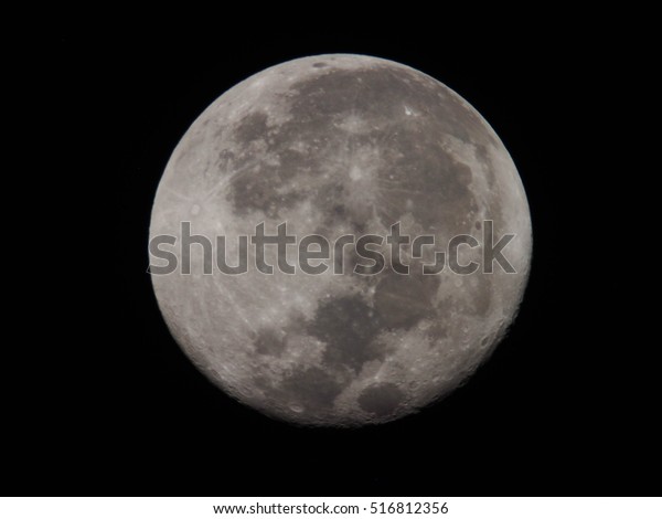Full moon or Super moon, taken in the morning during 5\
to 6 AM