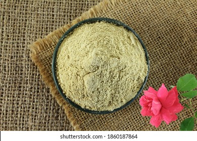 Fuller Earth Or Multani Mitti For Herbal Ayurvedic Face Pack With Rose 