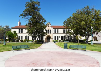 FULLERTON, CALIFORNIA - 21 MAY 2020: Business And Computer Information Building On The Campus Of Fullerton College.