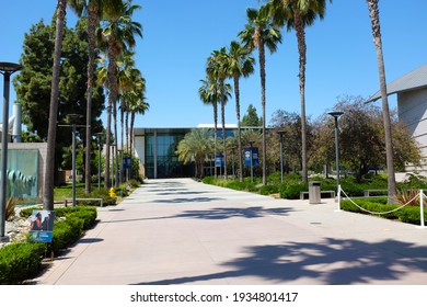 FULLERTON CALIFORNIA - 22 MAY 2020: Bike Path On The Grounds Of The California State University Fullerton, CSUF.