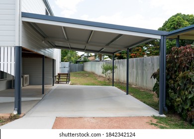 Fully renovated high set Queenslander style house with new carport / garage