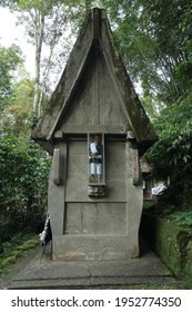 Funeral Home In The Land Area Of Toraja