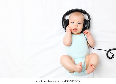 Baby Headphones Images Stock Photos Vectors Shutterstock