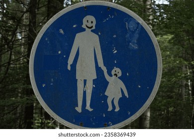 Funny blue round road sign: 