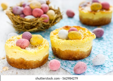 Funny Easter treats for kids - Easter nest cakes with candy eggs