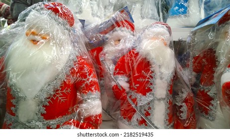 Funny Santa Claus In Transparent Packaging. Crafters Virtual Christmas Fair. Cute Handmade Gift Toy. Happy New Year. Xmas Collection. Shopping. Craft Show. Traditional Festival. Market. Artisan Fair.
