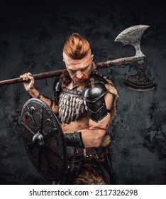 324 Sword On His Shoulder Images, Stock Photos & Vectors 