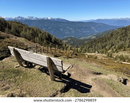 Further view into the valley