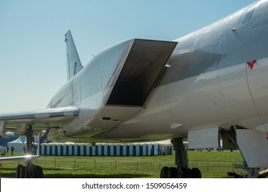 The fuselage, engine and chassis of the Soviet long-range supersonic missile bomber with a variable sweep wing.