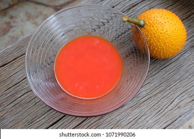 Gac contains high antioxidants, Strengthens the immune system, Help to slow down, Prevent aging, Dry skin Oil from gut hormone is effective in treating liver cancer.