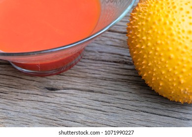 Gac contains high antioxidants, Strengthens the immune system, Help to slow down, Prevent aging, Dry skin Oil from gut hormone is effective in treating liver cancer.