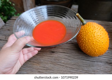 Gac contains high antioxidants, Strengthens the immune system, Help to slow down, Prevent aging, Dry skin Oil from gut hormone is effective in treating liver cancer.