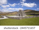 Gallarus Oratory, Dingle Peninsula, County Kerry, Munster, Republic of Ireland, Europe