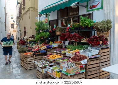 Gallipoli Walled Town In Salento Region (Apulia) South Of Italy On July 11, 2022. Greengrocer S At Street.