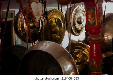 Gamelan, Bonang, Gamelan, Kendang, Kenong and Gong are traditional Javanese and Balinese musical instruments